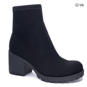 DIRTY LAUNDRY Lizzie Black knit ankle sock booties Size 8.5